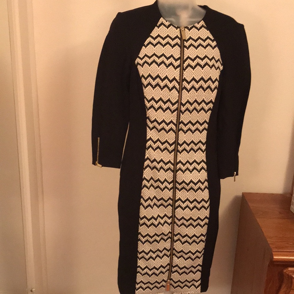 Cache Dress - Picture 3 of 12
